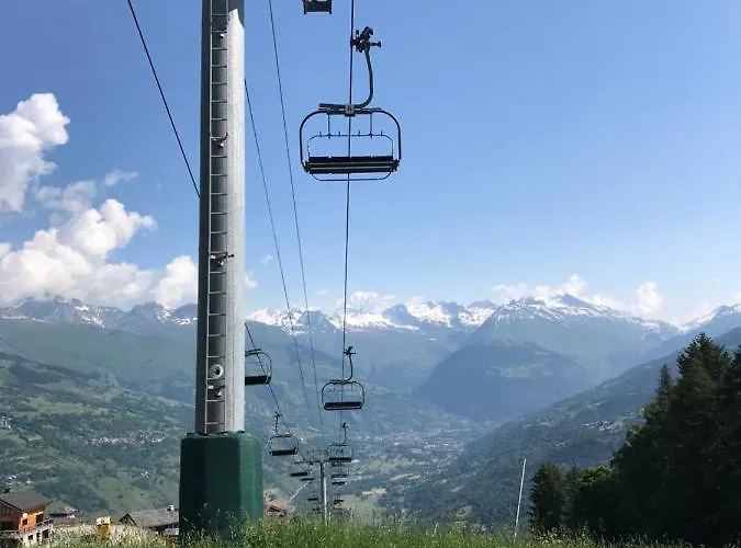 公寓 Miravidi, Montchavin-la Plagne, Jacuzzi & Sauna 拉普拉涅